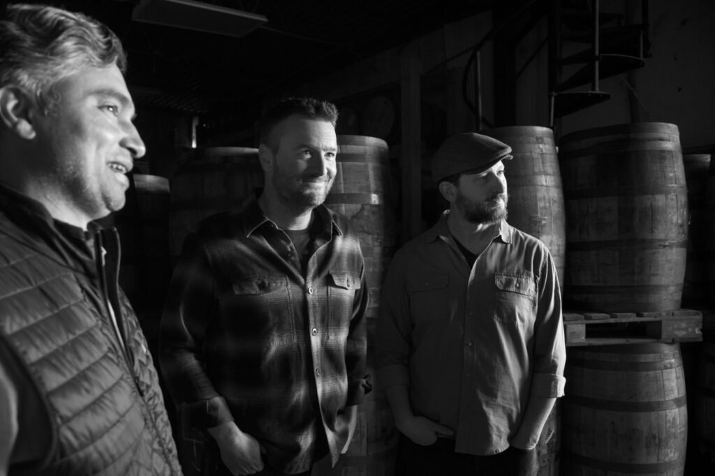 Pictured (L-R): Raj Alva, Eric Church and Ari Sussman. Photo: Music Row per Whiskey JYPSI